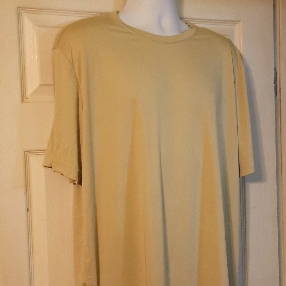 Sport Tek. Short sleeve shirt.